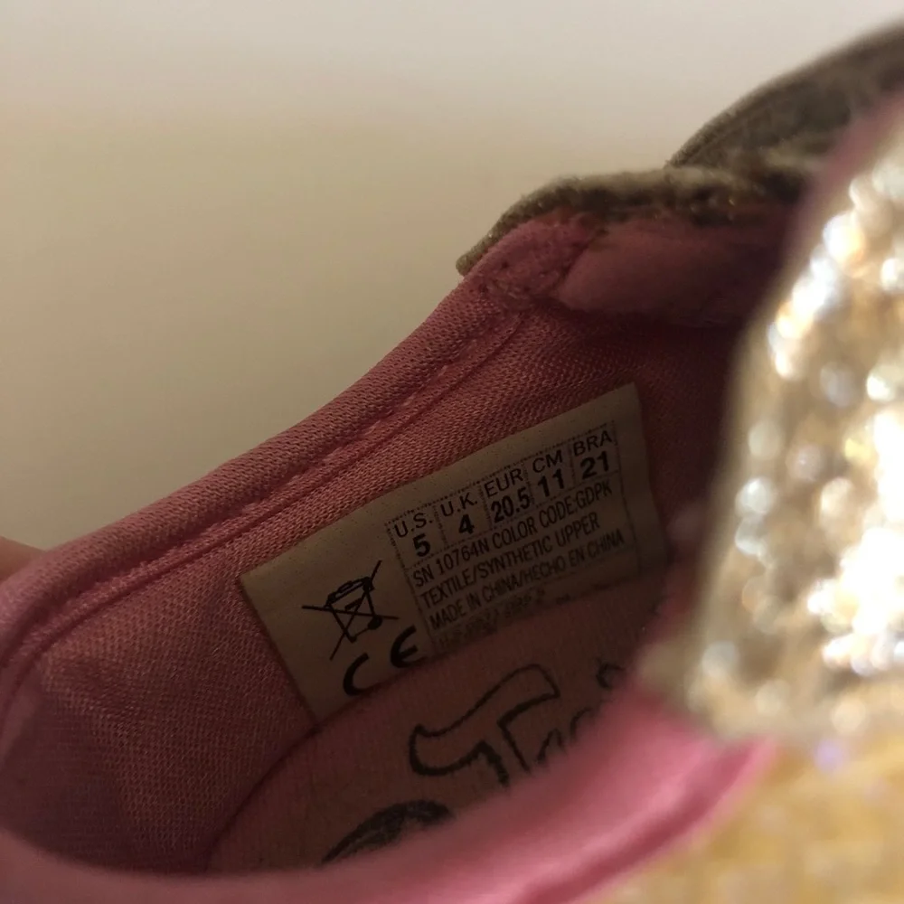 Skechers Twinkle Toes Shuffles Itsy Bitsy Sneakers
